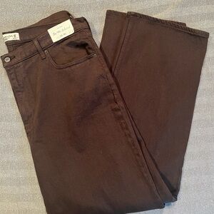 NWT Abercrombie & Fitch High Rise The 90’s Relaxed Jean Size 33/16L